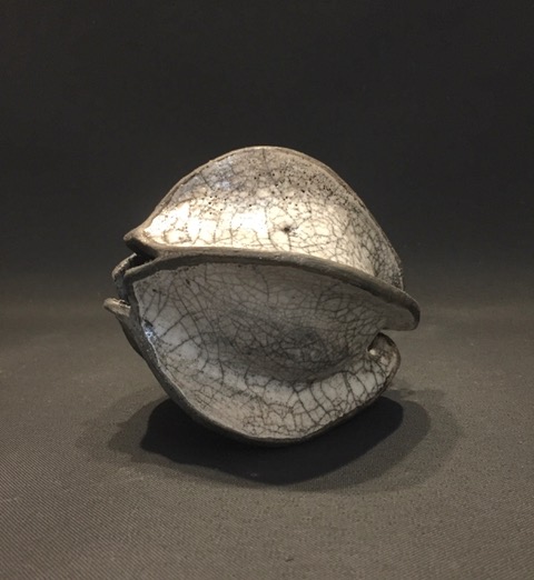 Crackle-glazed pod